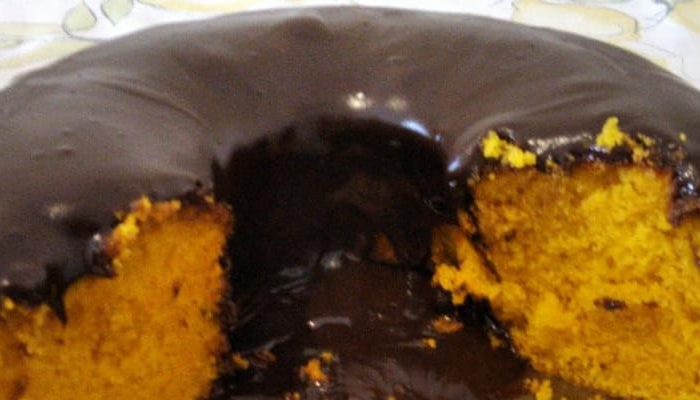 Bolo de Cenoura com Chocolate