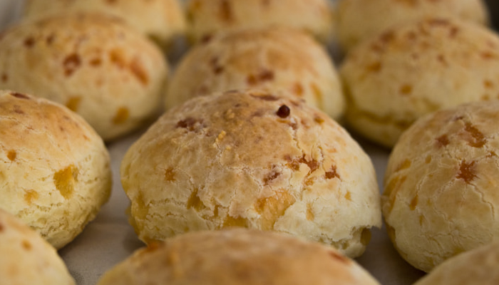 Pão de Queijo com Goiabada